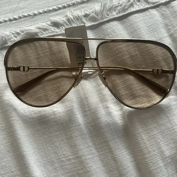 Dior Aviator Sunglasses - Picture 6 of 7